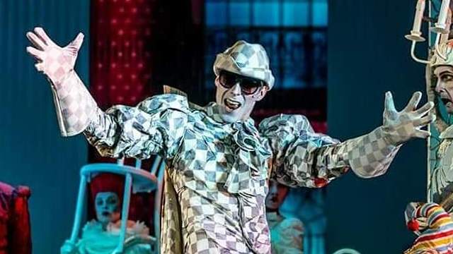 Денис Котельников в роли Принца-дровосека, мюзикл "Всё о Золушке", Театр мюзикла